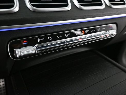 Used 2025 Mercedes-Benz GLS 450 4MATIC image 14