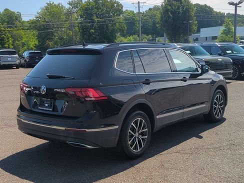 Used 2020 Volkswagen Tiguan SE w/ Panoramic Sunroof Package FWD image 3