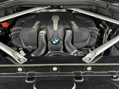 Used 2019 BMW X5 xDrive50i w/ M Sport Package image 32