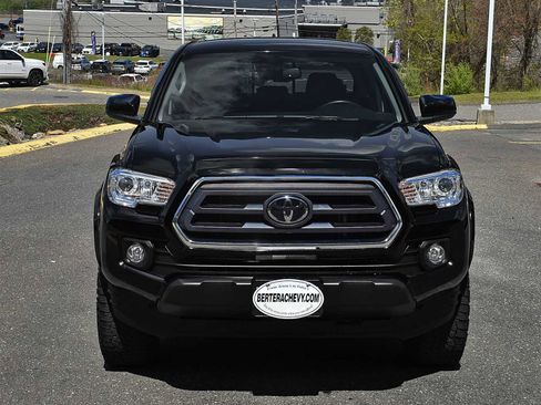 Used 2023 Toyota Tacoma SR5 AWD/4WD image 5