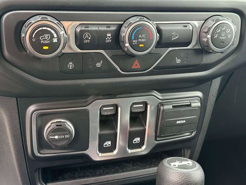 Used 2020 Jeep Wrangler Sport AWD/4WD image 21