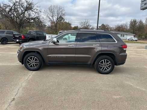 Used 2021 Jeep Grand Cherokee Limited w/ Premium Lighting Group image 2