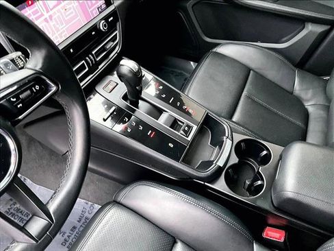 Used 2023 Porsche Macan image 15