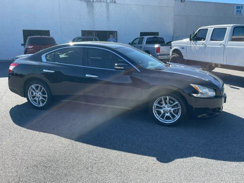 Used 2009 Nissan Maxima 3.5 SV w/ Cold Pkg FWD image 3