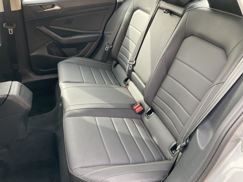 Used 2024 Volkswagen Jetta SE FWD image 35