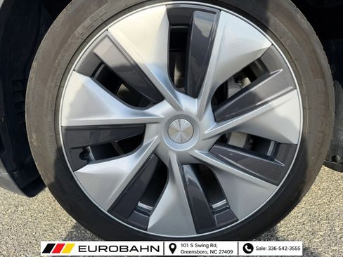 Used 2024 Tesla Model Y Long Range AWD/4WD image 26