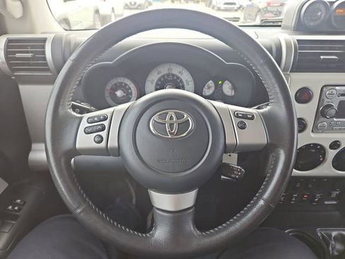 Used 2014 Toyota FJ Cruiser 4WD w/ Upgrade Package image 12