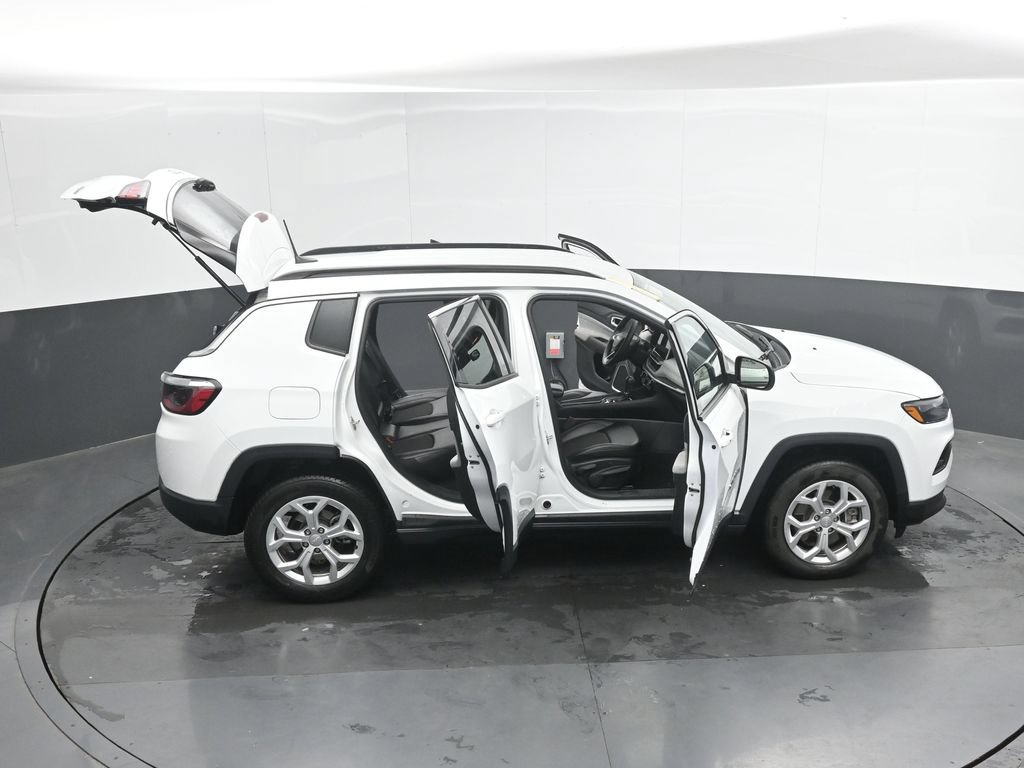 Used 2024 Jeep Compass Latitude AWD/4WD image 46