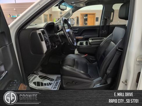 Used 2018 Chevrolet Silverado 1500 LTZ AWD/4WD image 9