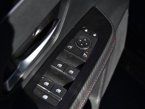 New 2025 Nissan Kicks SR image 9