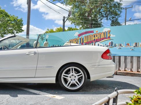 Used 2008 Mercedes-Benz CLK 550 Cabriolet image 9
