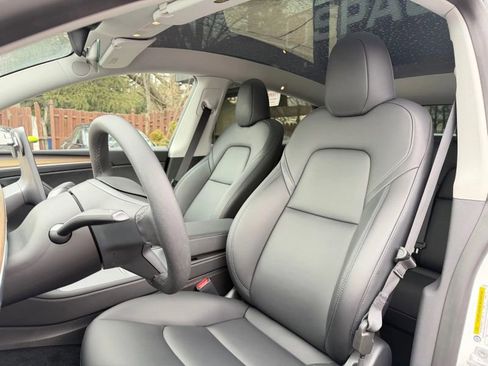 Used 2023 Tesla Model Y AWD image 11