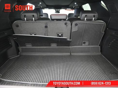 Used 2024 Chevrolet Traverse RS image 23