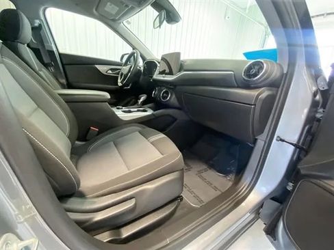 Used 2025 Chevrolet Blazer LT image 18