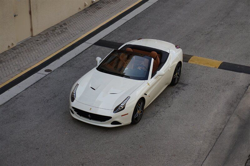 Used 2017 Ferrari California T RWD image 60