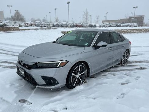 Used 2023 Honda Civic Touring image 3