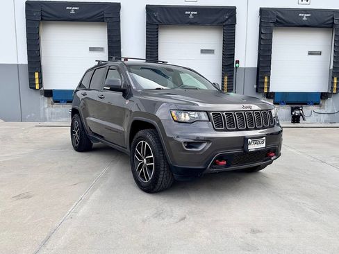 Used 2017 Jeep Grand Cherokee Trailhawk AWD/4WD image 1