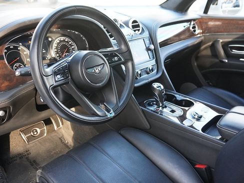 Used 2019 Bentley Bentayga V8 image 33