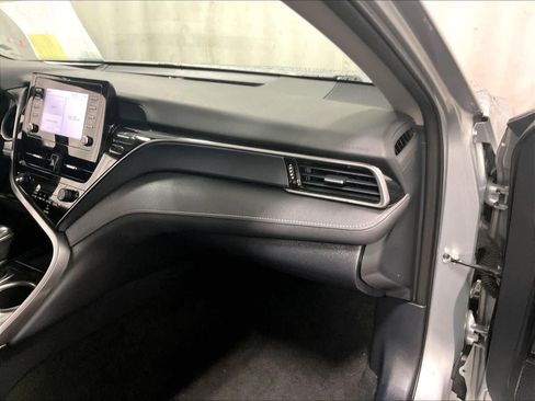 Used 2023 Toyota Camry SE image 13