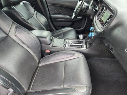 Used 2022 Dodge Charger SXT w/ Plus Group RWD image 13