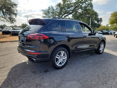 Used 2016 Porsche Cayenne AWD/4WD image 5