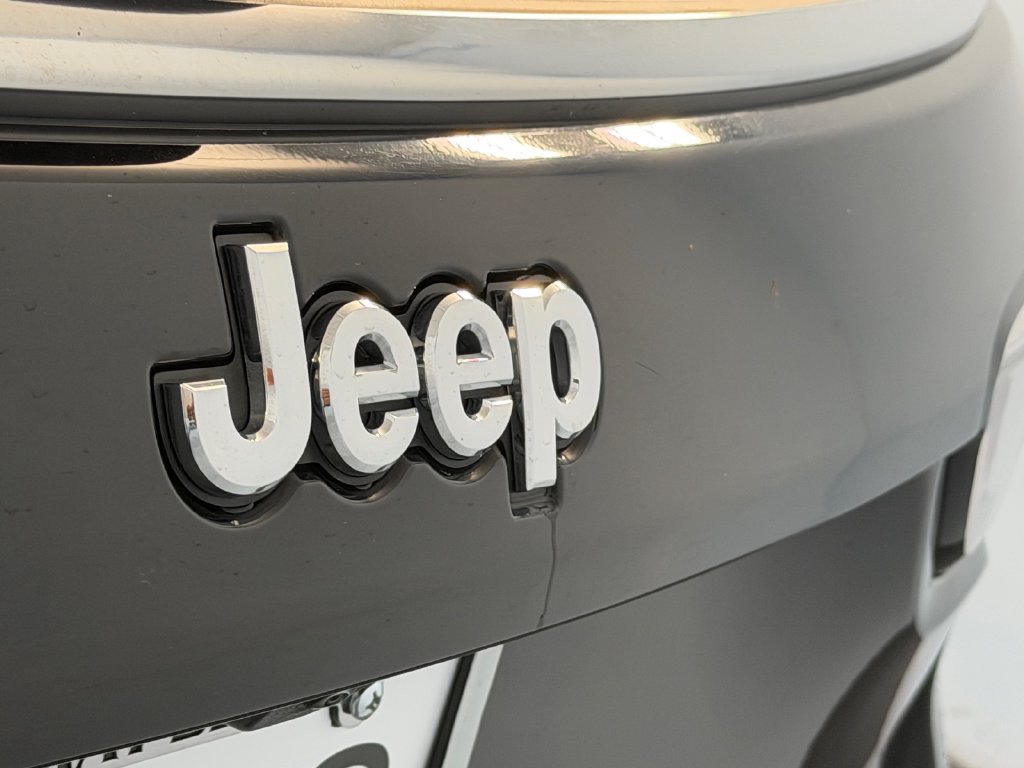 Used 2024 Jeep Compass Latitude AWD/4WD image 12