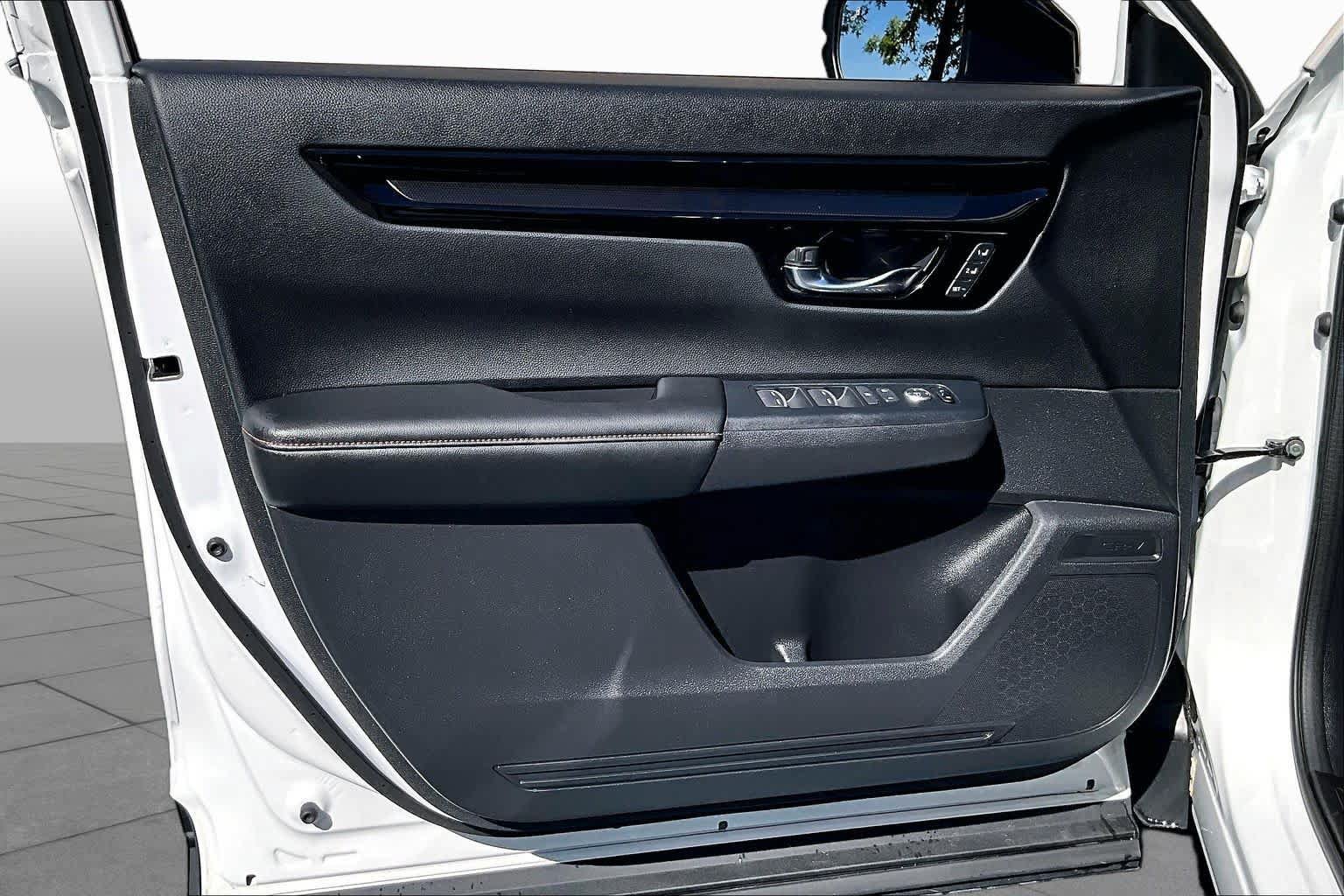 Used 2025 Honda CR-V Sport Touring image 22