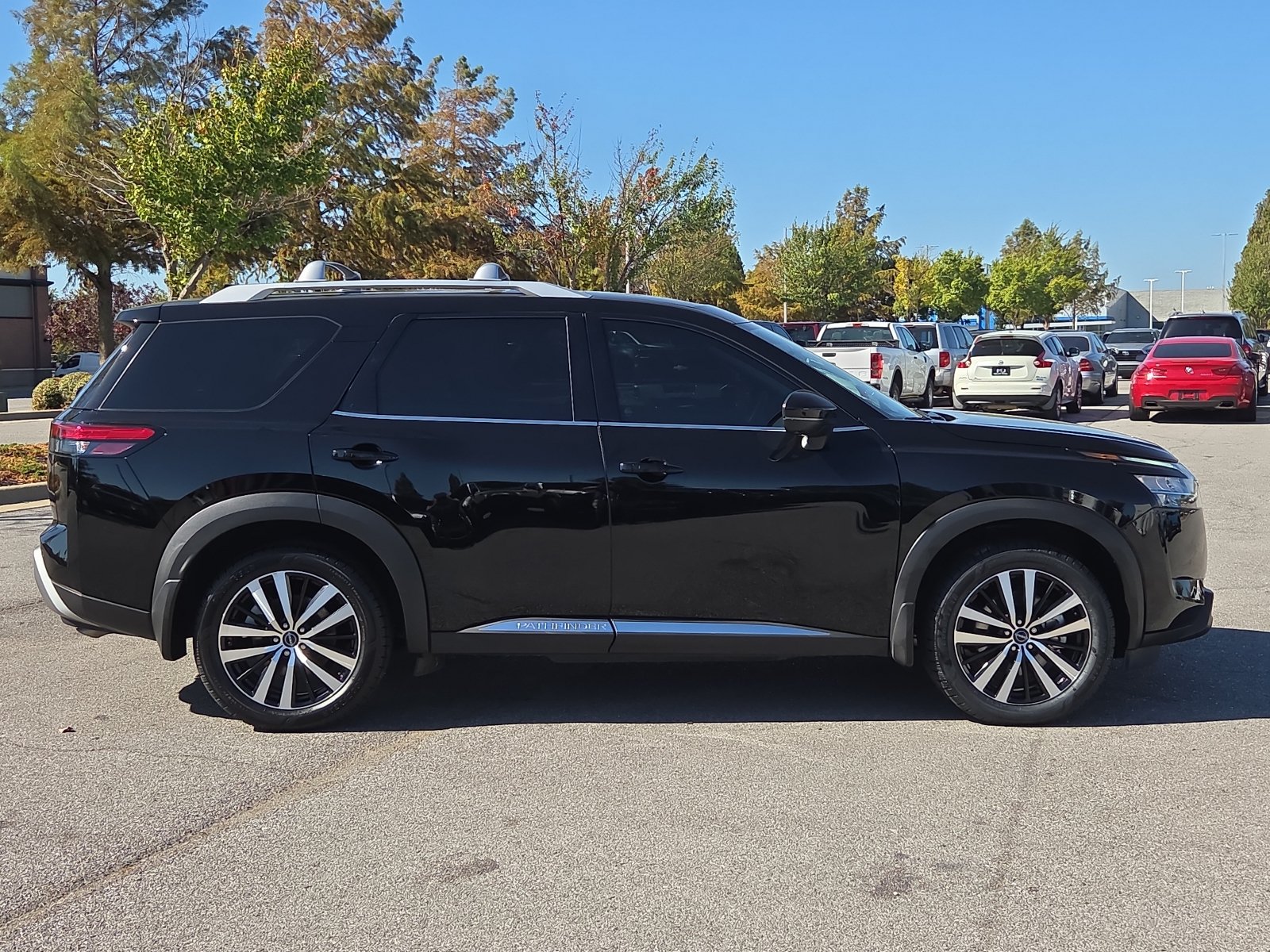 Used 2024 Nissan Pathfinder Platinum w/ Cargo Package AWD/4WD image 6