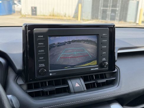 Used 2021 Toyota RAV4 XLE AWD/4WD image 22