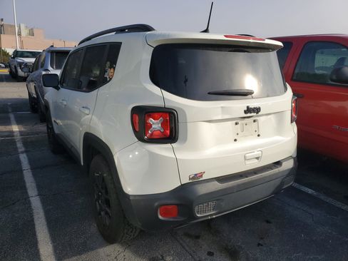 Used 2020 Jeep Renegade Altitude image 4