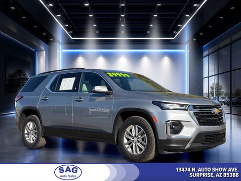Used 2023 Chevrolet Traverse LT w/ LPO, Cargo Package AWD/4WD image 1