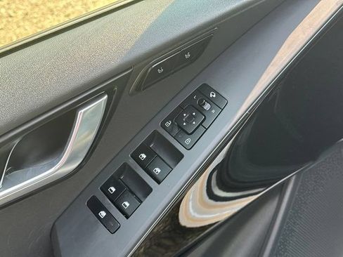 Used 2023 Kia Niro Wave FWD image 11