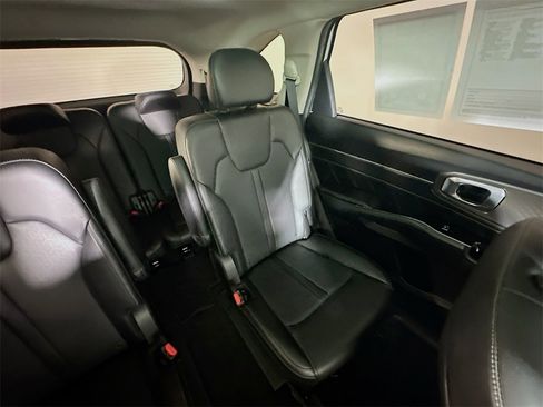 Used 2022 Kia Sorento SX image 14