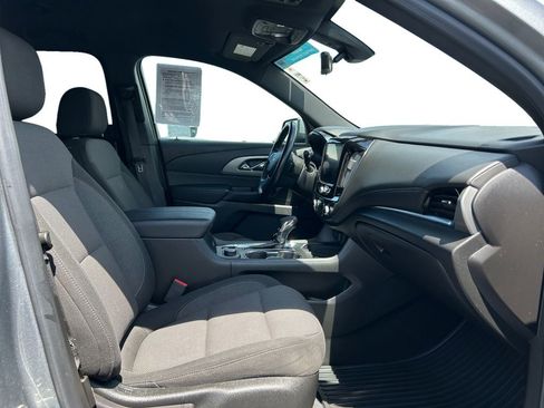 Certified 2023 Chevrolet Traverse LT FWD image 17