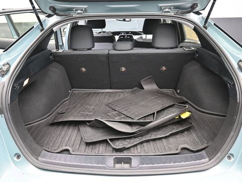 Used 2018 Toyota Prius Three image 30