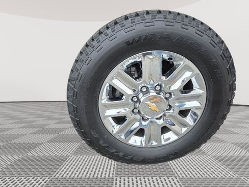 Used 2024 Chevrolet Silverado 2500 High Country w/ Technology Package image 24