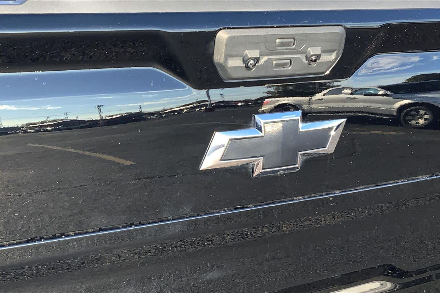 Used 2026 Chevrolet Silverado 1500 Custom w/ Turbomax Blackout Package AWD/4WD image 10