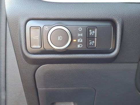Used 2023 Ford Explorer XLT w/ Equipment Group 202A AWD/4WD image 20