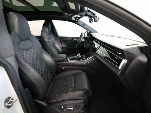 Used 2024 Audi SQ8 Prestige image 10