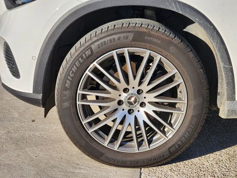 Used 2025 Mercedes-Benz GLC 300 GLC 300 image 9