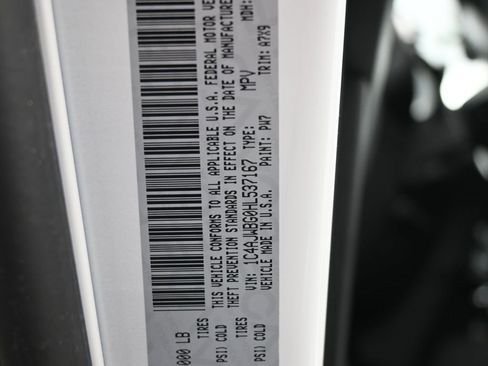 Used 2017 Jeep Wrangler Sahara w/ Connectivity Group image 20