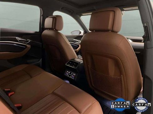 Used 2022 Audi e-tron Premium Plus w/ Premium Plus Package image 21