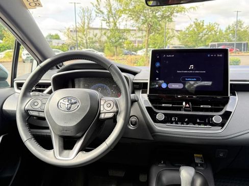 Certified 2025 Toyota Corolla XSE FWD image 27