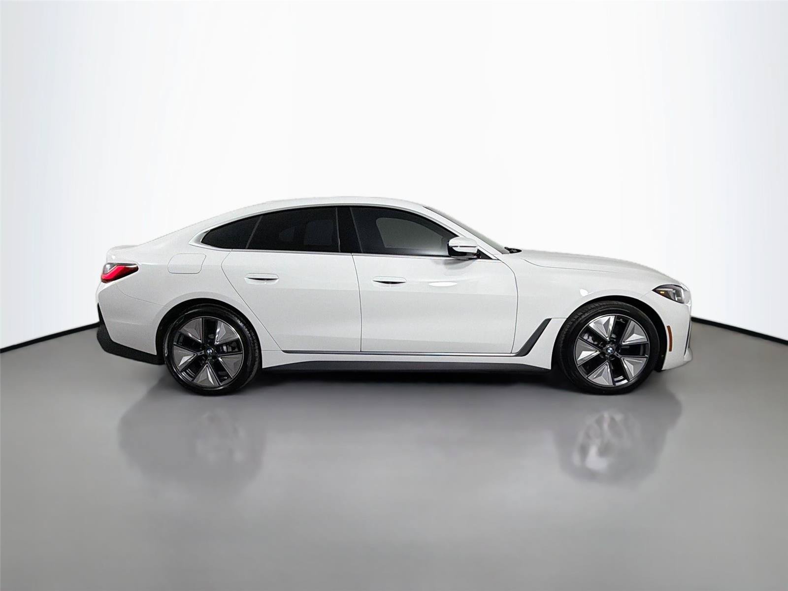 New 2026 BMW i4 xDrive40i AWD/4WD image 8