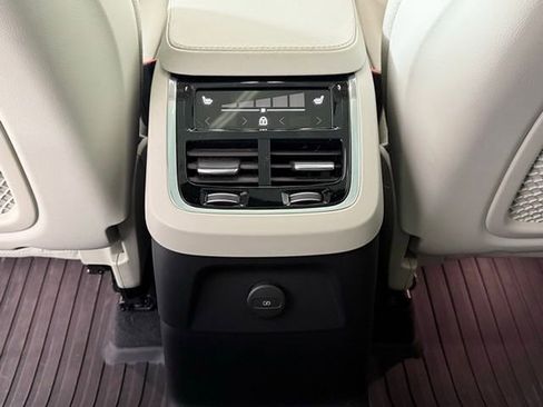 Used 2023 Volvo XC90 T8 Plus AWD/4WD image 22