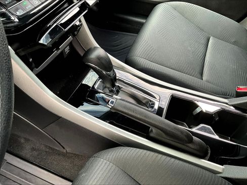 Used 2016 Honda Accord LX image 17