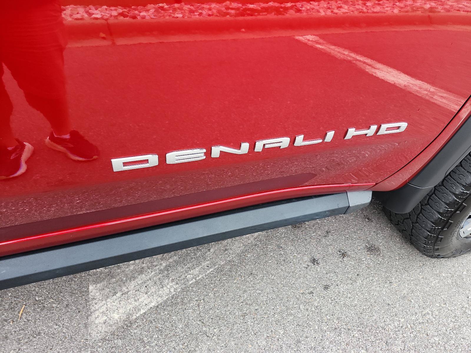 Used 2024 GMC Sierra 2500 Denali w/ Denali Reserve Package AWD/4WD image 8