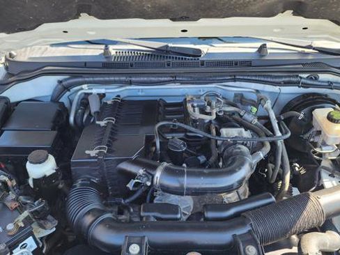 Used 2014 Nissan Frontier S RWD image 23