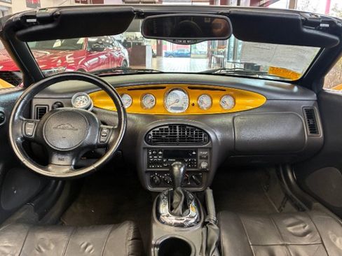Used 2002 Chrysler Prowler RWD image 22