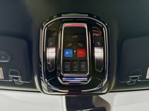 Used 2021 Jeep Grand Cherokee L Overland image 18